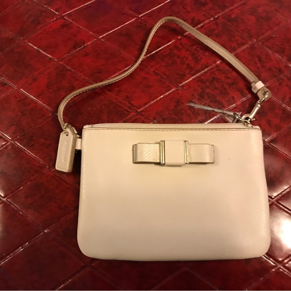 Coach Crossgrain Leather Corner Zip Wristlet